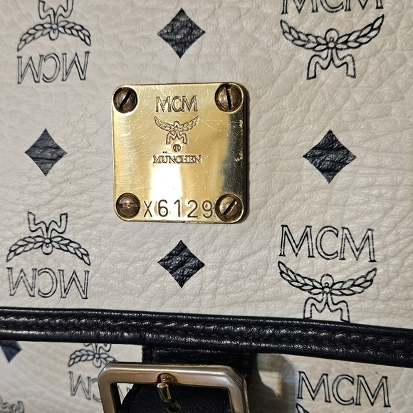 Authentic MCM White Blue Meesenger Crossbody Shoulder Bag EUC Germany - Picture 2 of 16